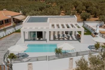 D & A  private pool villas zakynthos zante